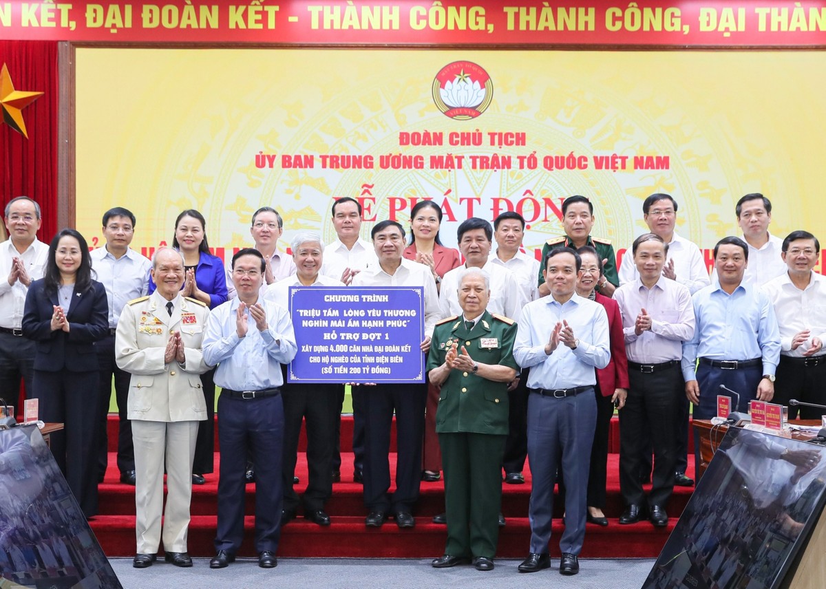 Chủ tịch nước dự chương trình ‘Triệu tấm lòng yêu thương - Nghìn mái nhà hạnh phúc’ ảnh 2