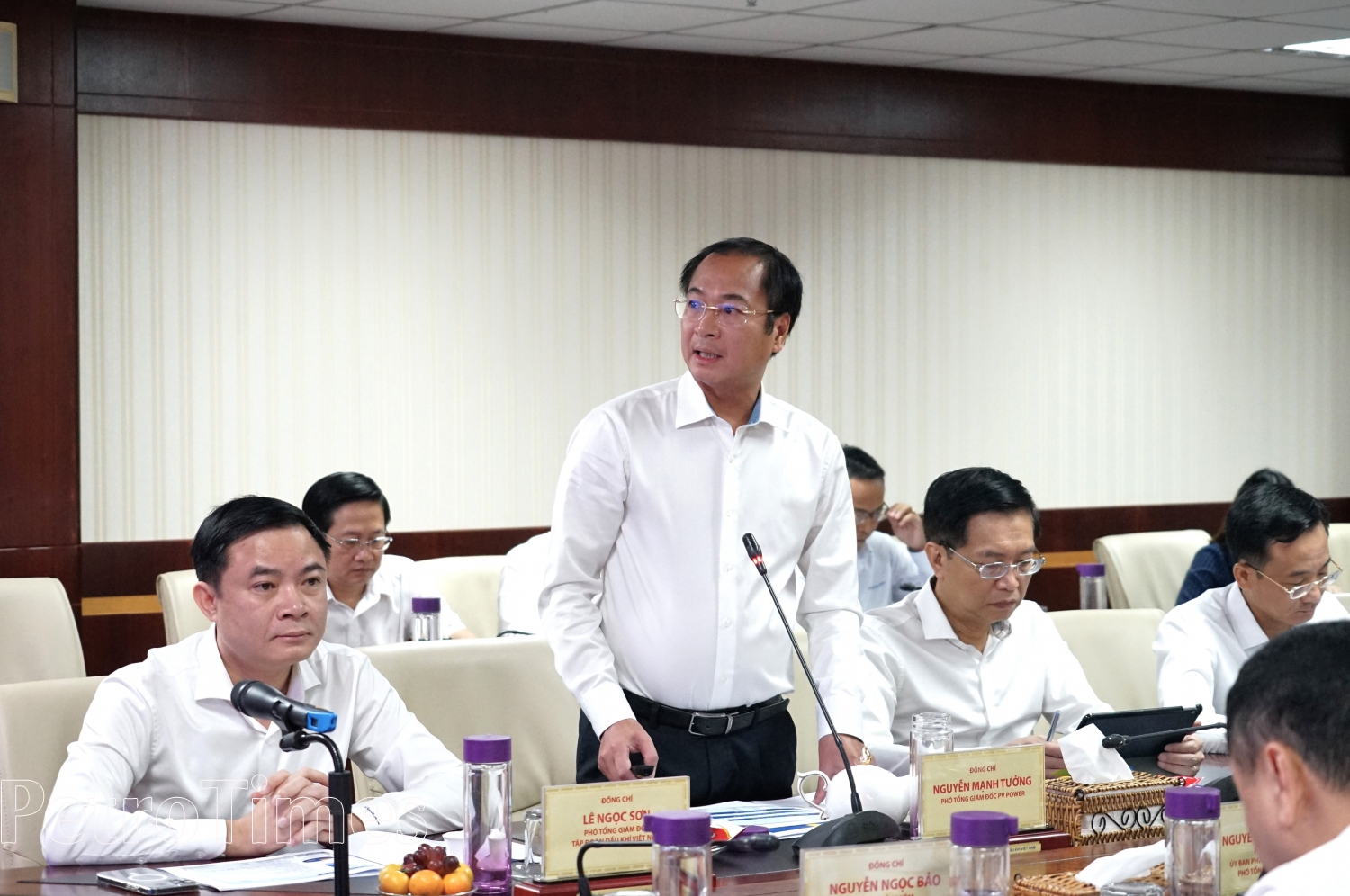 Đoàn Đại biểu Hội đồng Dân tộc và các Ủy ban của Quốc hội nhấn mạnh vai trò quan trọng của ngành Dầu khí