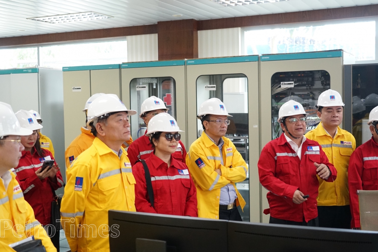 Đoàn Đại biểu Hội đồng Dân tộc và các Ủy ban của Quốc hội nhấn mạnh vai trò quan trọng của ngành Dầu khí