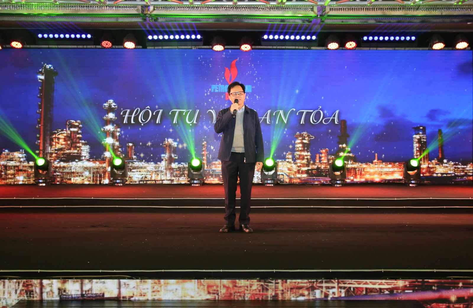 "Chúng ta đã có một năm nỗ lực và sáng tạo trong lao động sản xuất" - ảnh 1