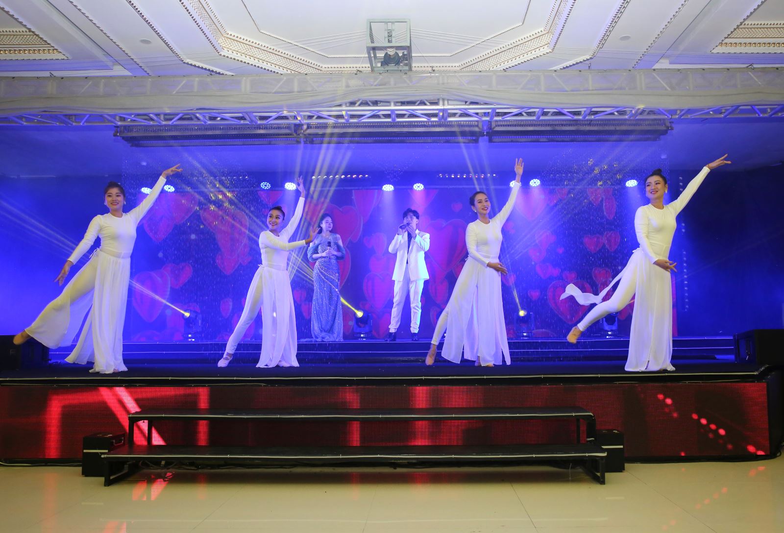 "Chúng ta đã có một năm nỗ lực và sáng tạo trong lao động sản xuất" - ảnh 2