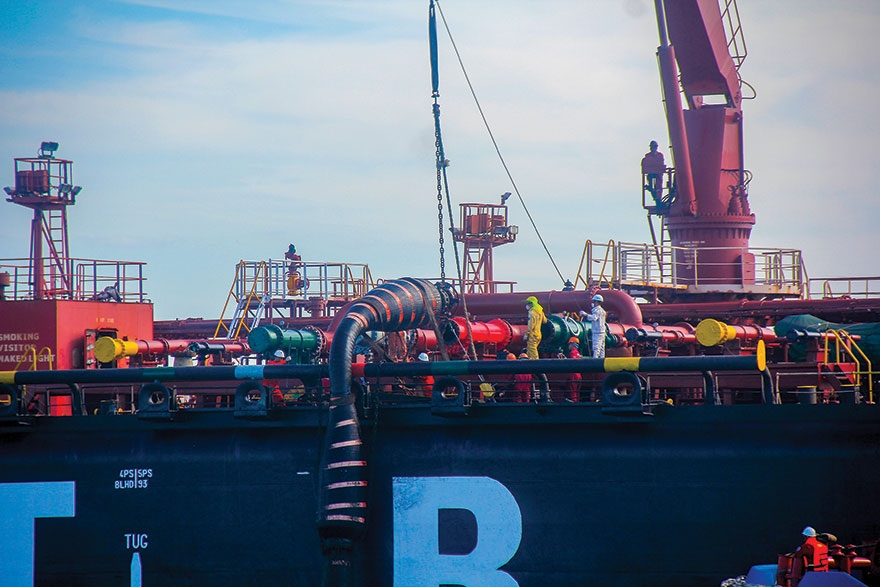 Biệt đội nhập dầu thô - ảnh 3