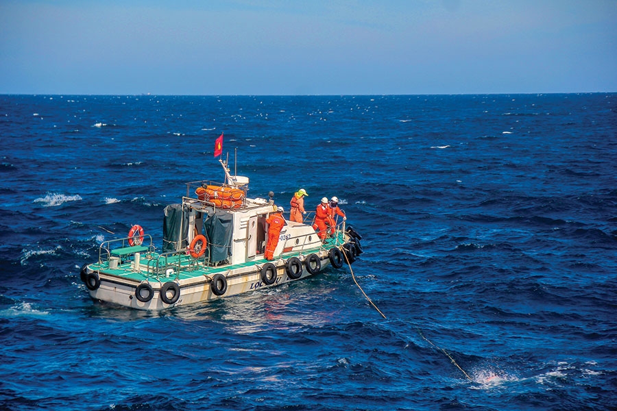 Biệt đội nhập dầu thô - ảnh 2