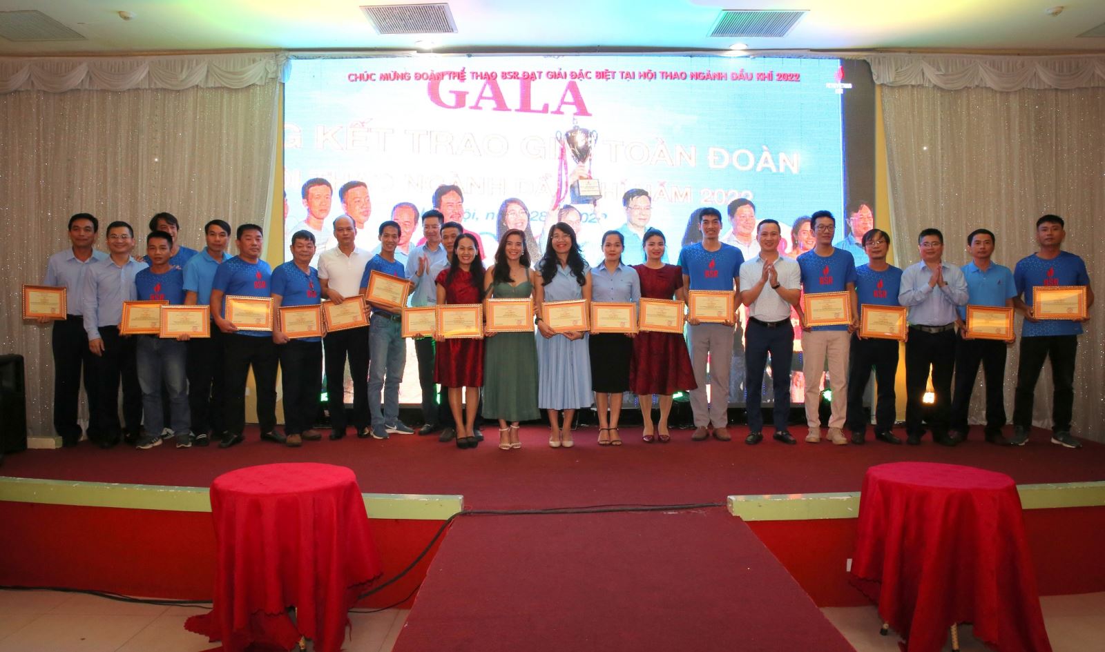 Tôn vinh các tập thể, cá nhân BSR có thành tích xuất sắc - ảnh 10