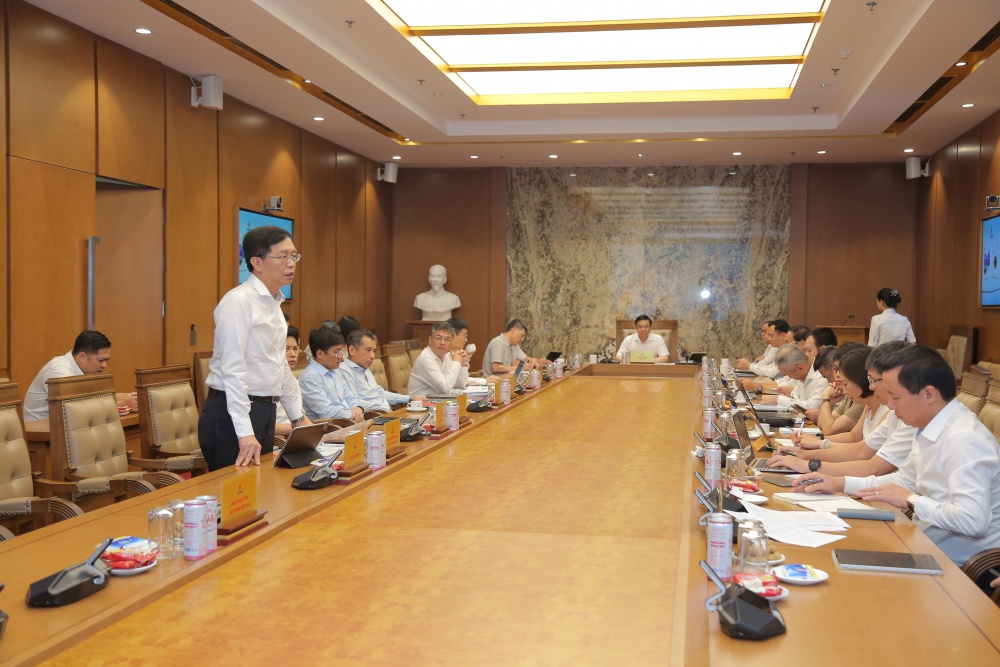 Petrovietnam ra mắt 2 ấn phẩm về chuyển đổi số và chuyển dịch năng lượng - ảnh 1