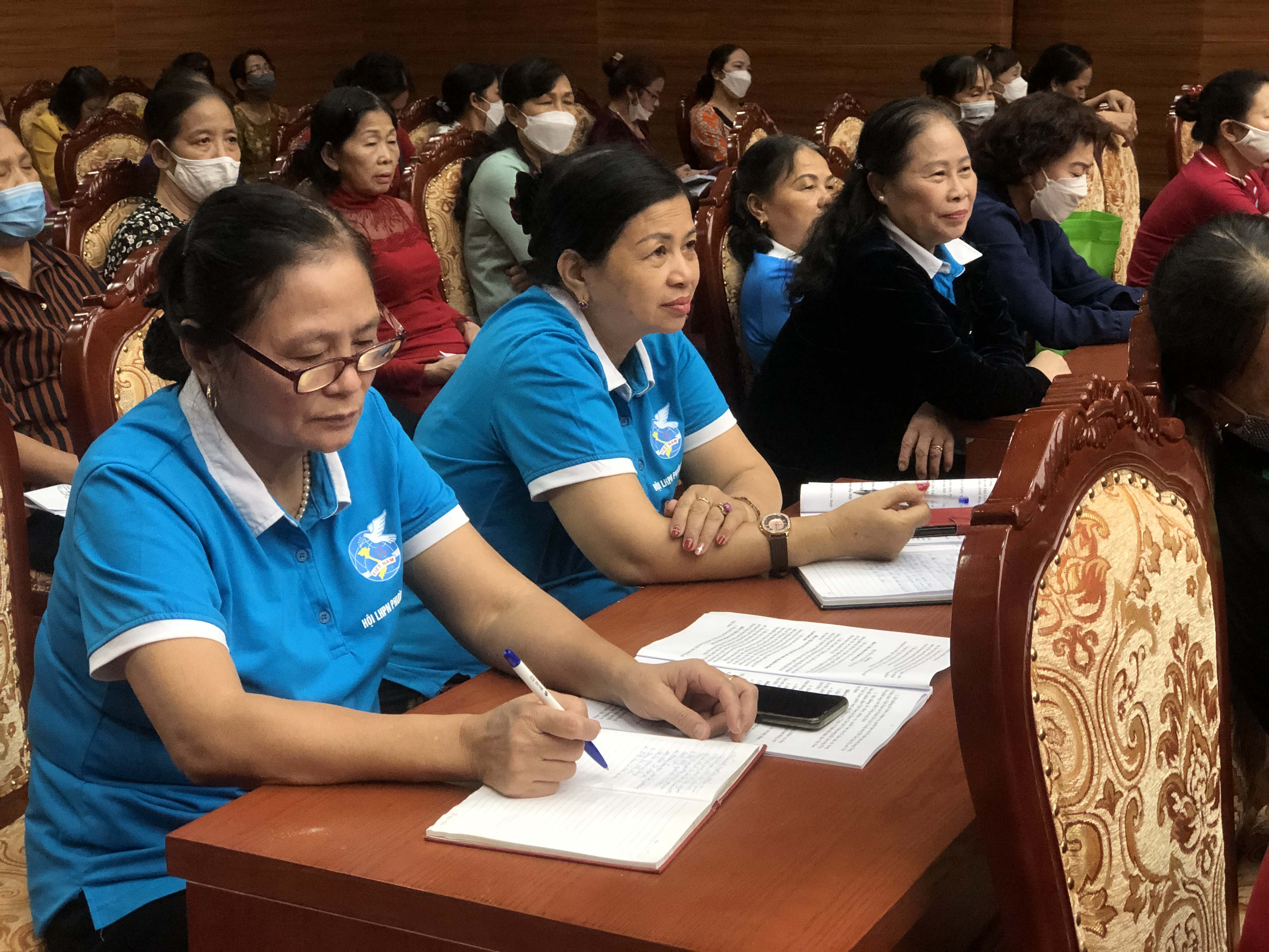 Hội LHPN quận Bắc Từ Liêm tập huấn điều lệ Hội cho 180 tổ trưởng, tổ phó phụ nữ - ảnh 3
