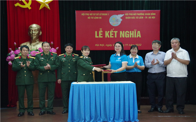 Hội LHPN phường Xuân Đỉnh kết nghĩa Hội Phụ nữ cơ sở Lữ đoàn 1 - ảnh 1