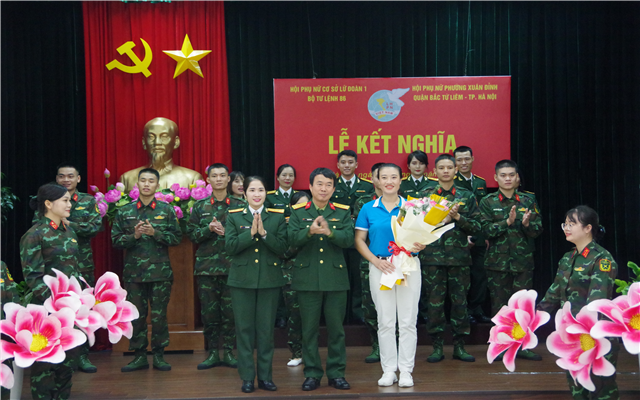 Hội LHPN phường Xuân Đỉnh kết nghĩa Hội Phụ nữ cơ sở Lữ đoàn 1 - ảnh 5