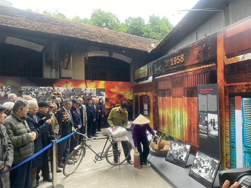 “Khoảng lặng” để nhớ về Hà Nội 12 ngày đêm lịch sử năm 1972 - ảnh 2