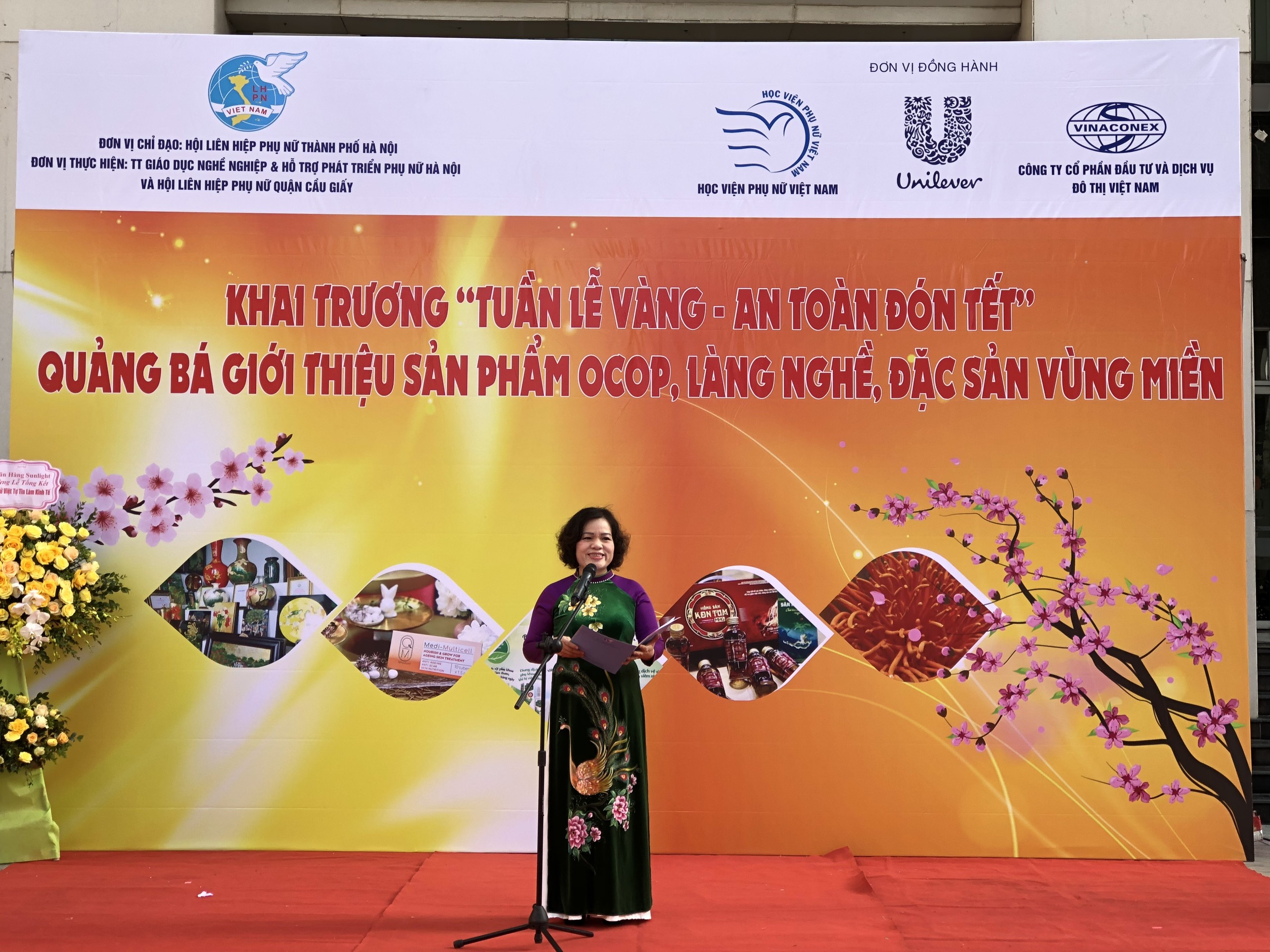 Khai mạc Tuần lễ vàng - An toàn đón Tết - ảnh 1