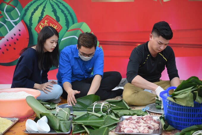 Tái hiện phiên chợ Tết giữa Thủ đô - ảnh 3