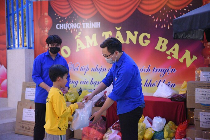 Tái hiện phiên chợ Tết giữa Thủ đô - ảnh 4
