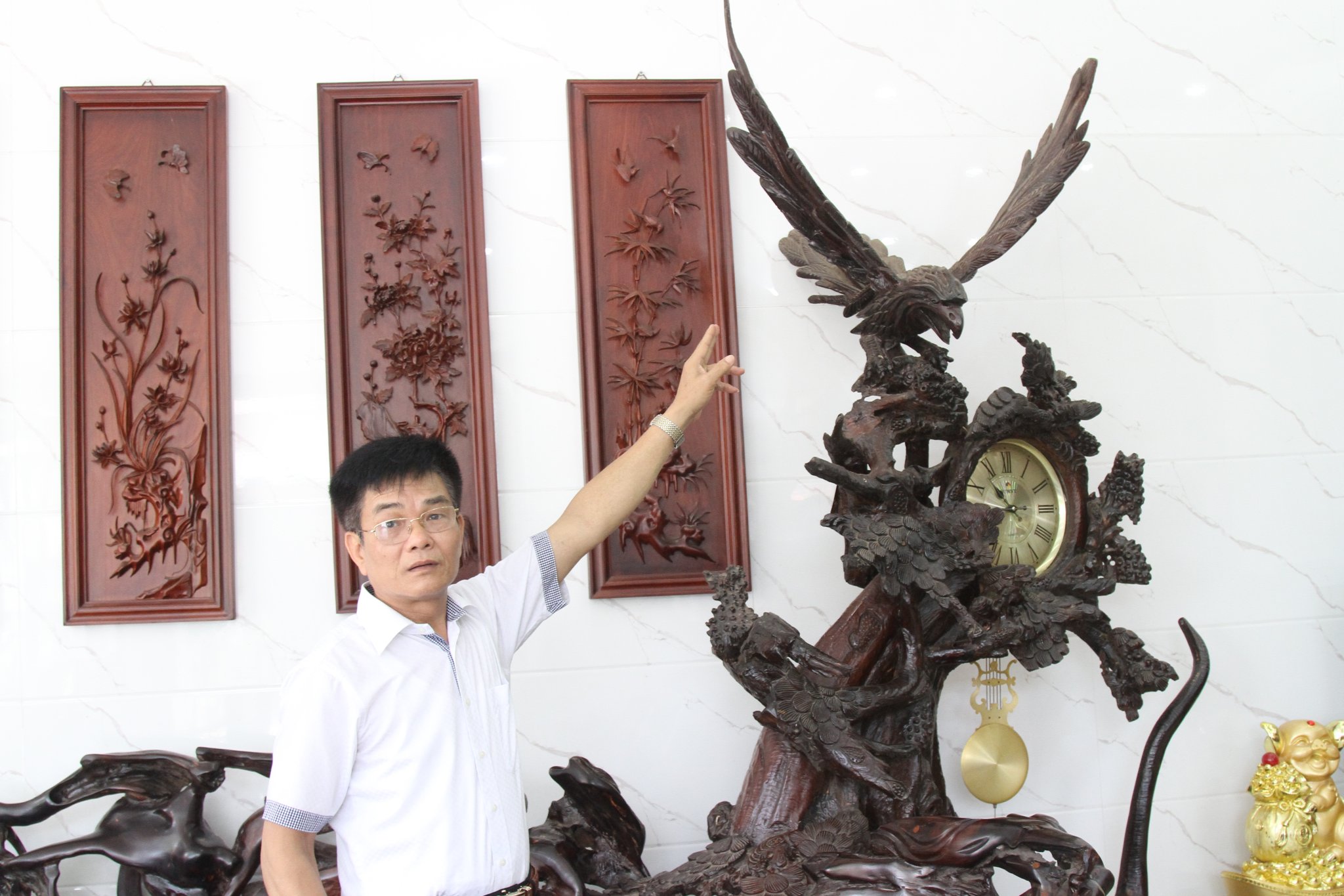Chiêm ngưỡng bộ bàn ghế hơn 1,5 tỷ đồng của nghệ nhân xứ Kinh Bắc - ảnh 2