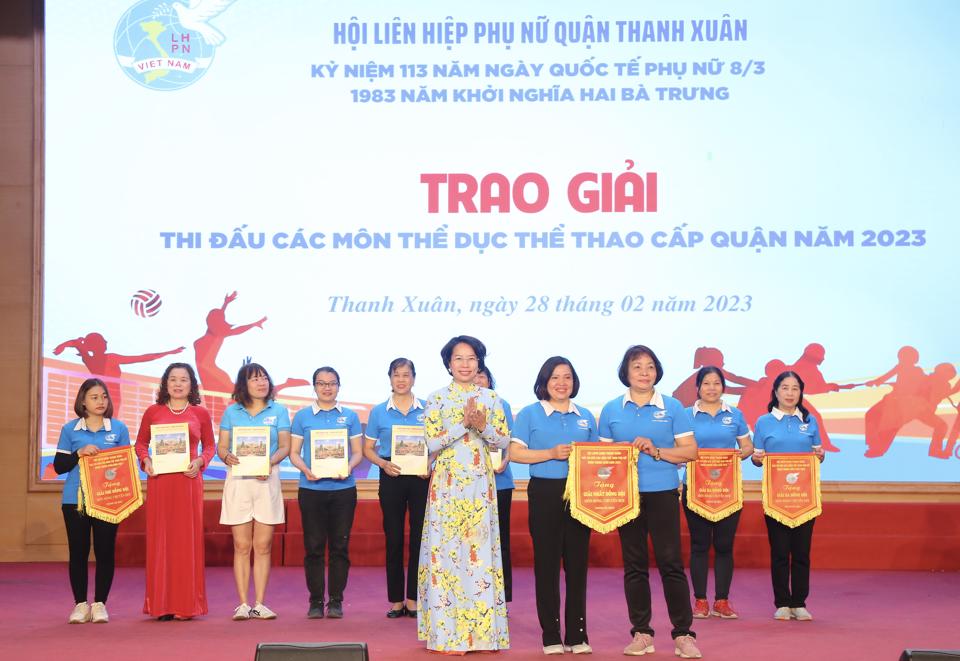 Hội LHPN quận Thanh Xuân: Sôi nổi kỷ niệm 13 năm ngày Quốc tế Phụ nữ 8/3 - ảnh 3