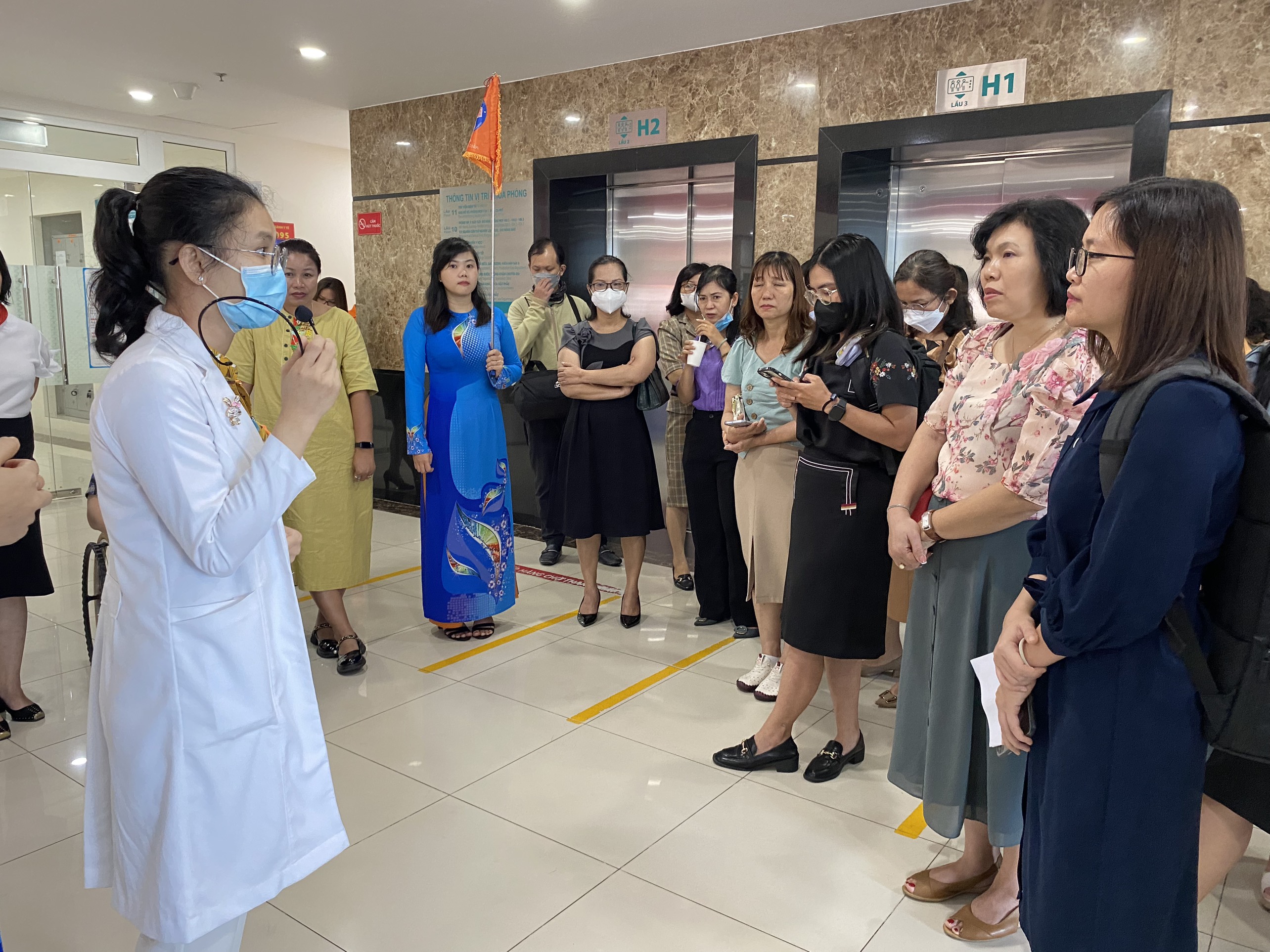 Ra mắt mô hình một cửa hỗ trợ toàn diện phụ nữ và trẻ em bị bạo lực - ảnh 2