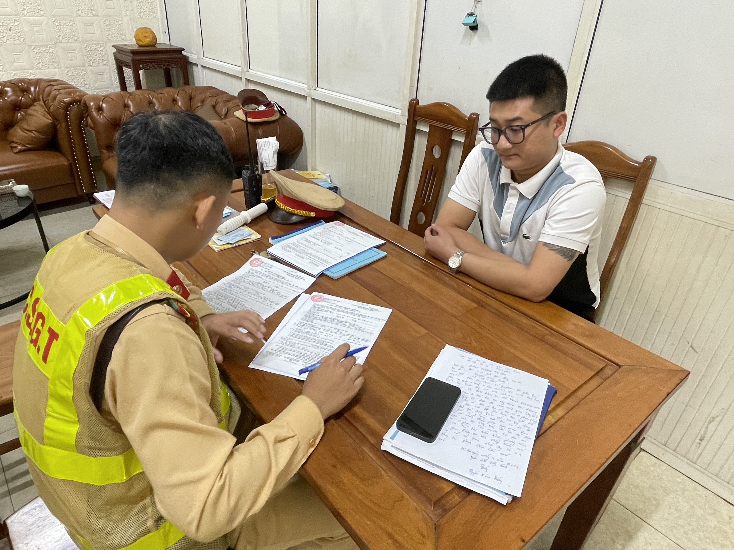 Phát hiện lái xe ô tô khách sử dụng ma túy - ảnh 1