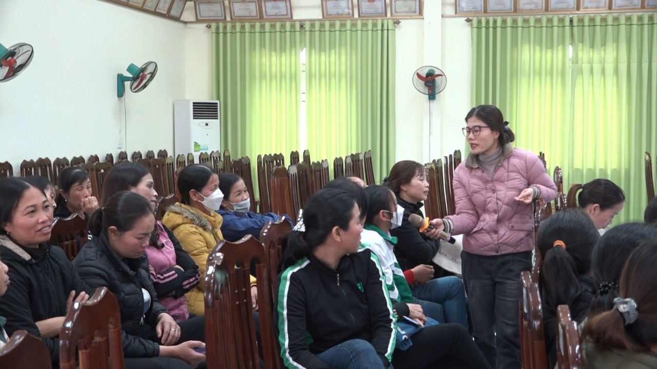 Trang bị kỹ năng sống từ Câu lạc bộ “Mẹ và con gái“ - ảnh 2