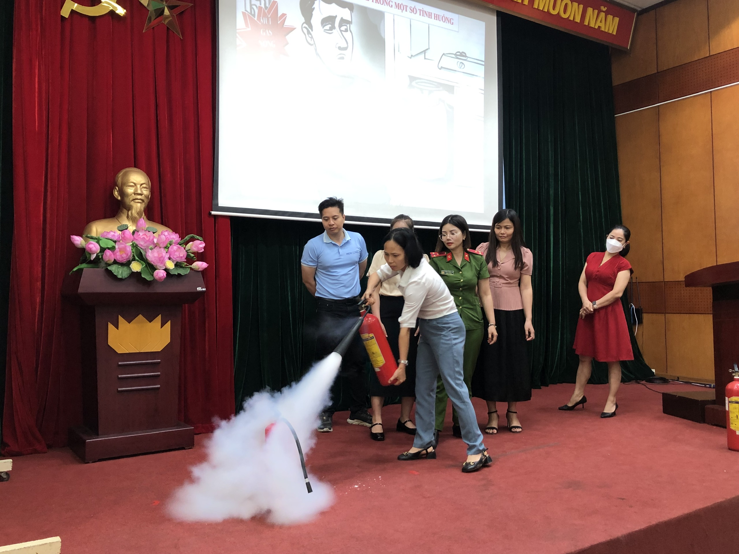 Tập huấn phòng cháy, chữa cháy cho phụ nữ và trẻ em - ảnh 4