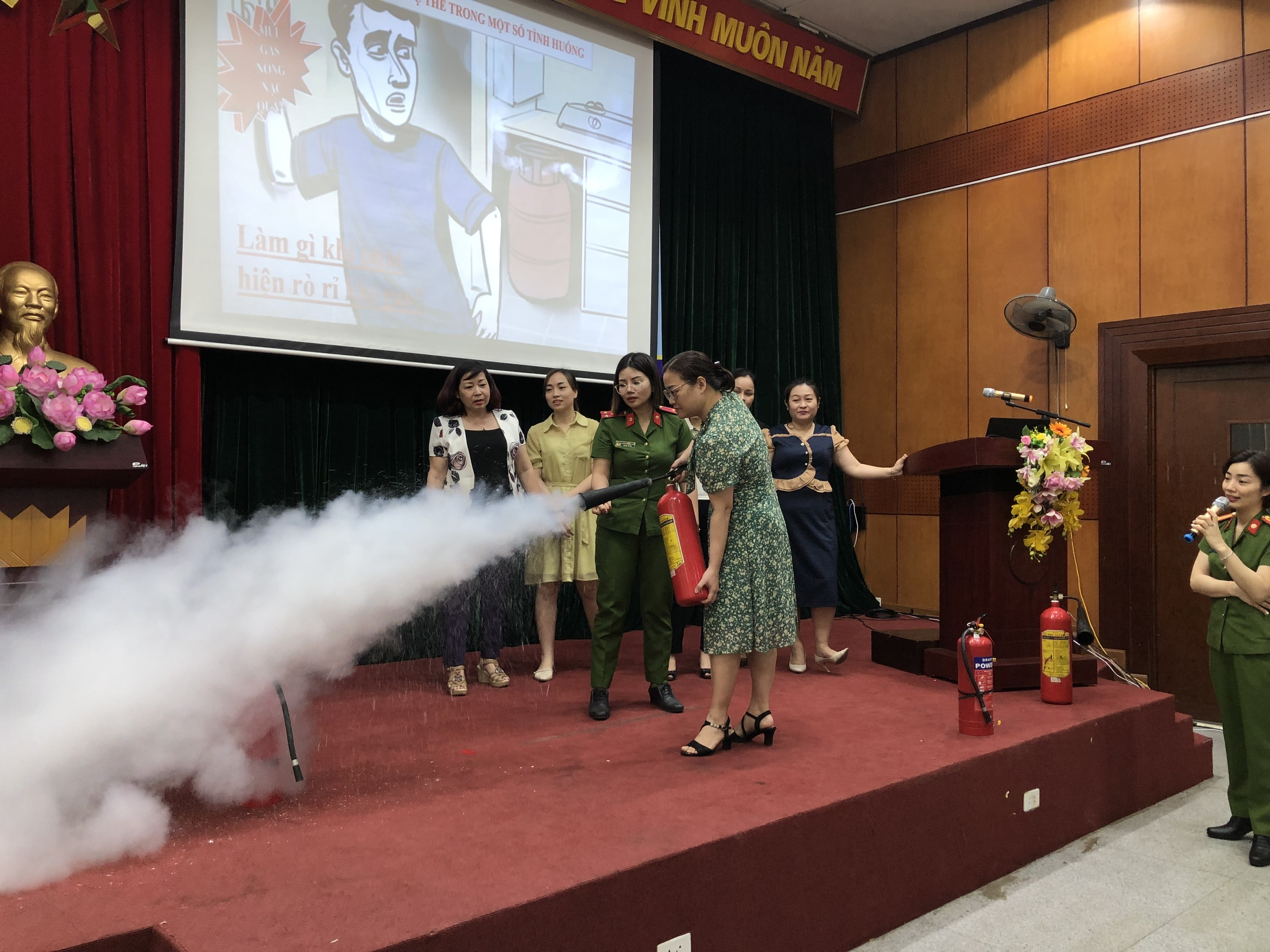 Tập huấn phòng cháy, chữa cháy cho phụ nữ và trẻ em - ảnh 5