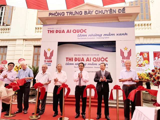 Khai mạc Trưng bày chuyên đề