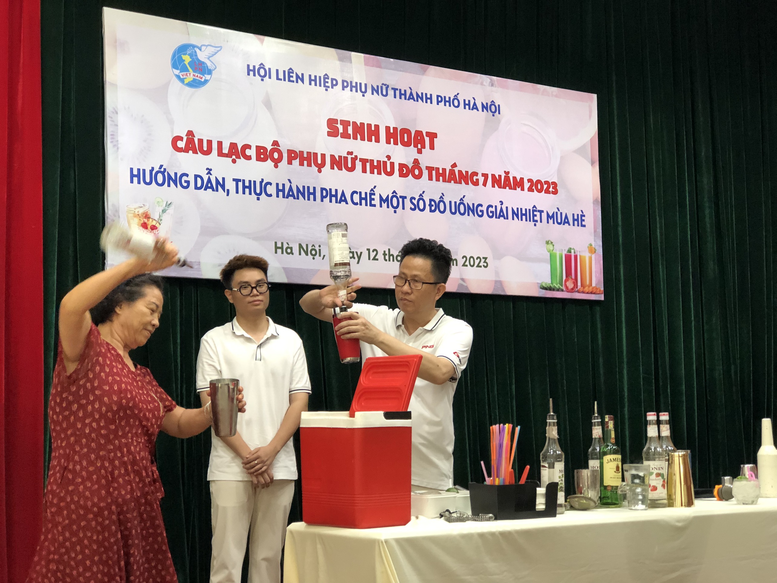 Hướng dẫn chị em pha chế đồ uống giải nhiệt ngày hè - ảnh 4