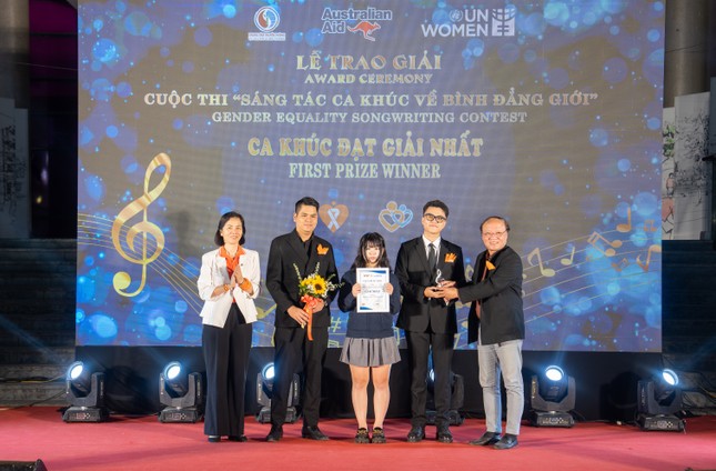 Nhóm học sinh lớp 12 tại Hà Nội giành giải Nhất cuộc thi sáng tác ca khúc về bình đẳng giới - ảnh 1
