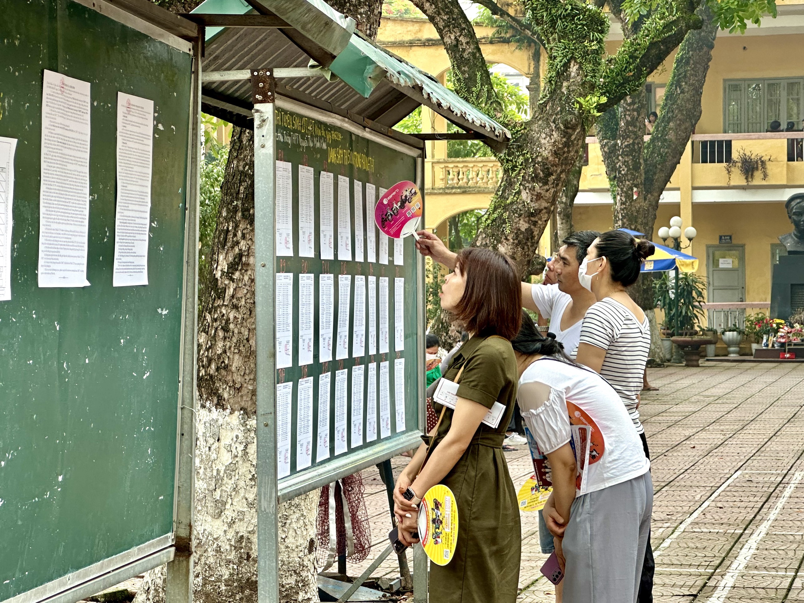 Hôm nay, thí sinh Hà Nội làm thủ tục thi vào lớp 10 THPT năm 2024 - ảnh 5