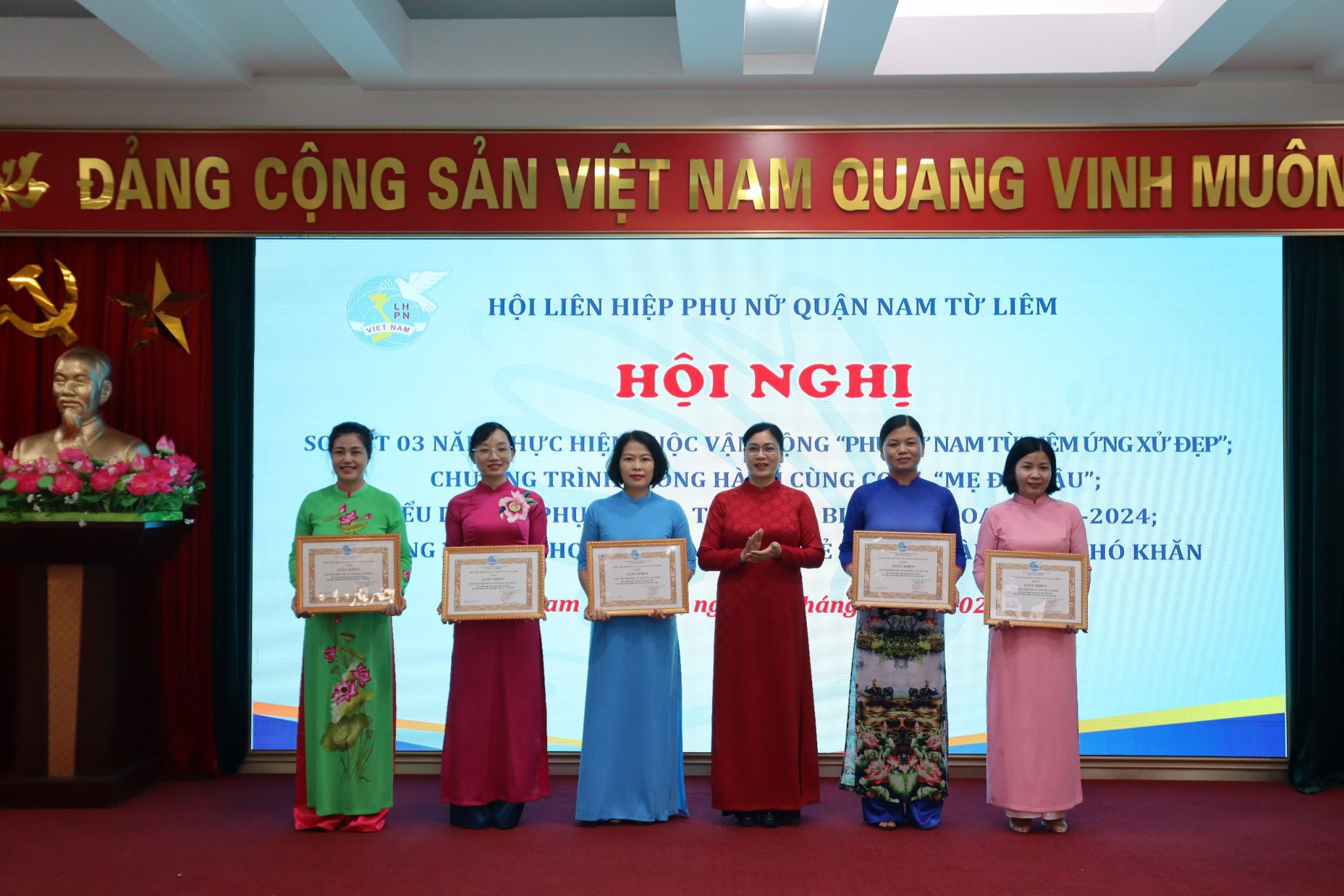Phụ nữ Nam Từ Liêm góp phần xây dựng người Hà Nội thanh lịch, văn minh - ảnh 4