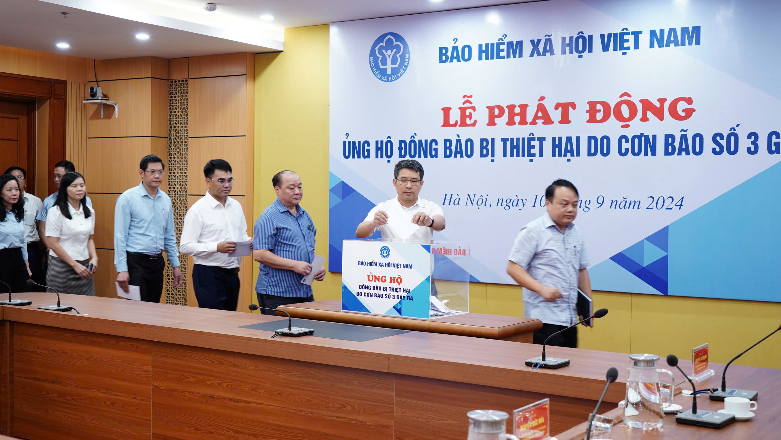 BHXH Việt Nam phát động ủng hộ đồng bào bị thiệt hại do bão số 3 - ảnh 2