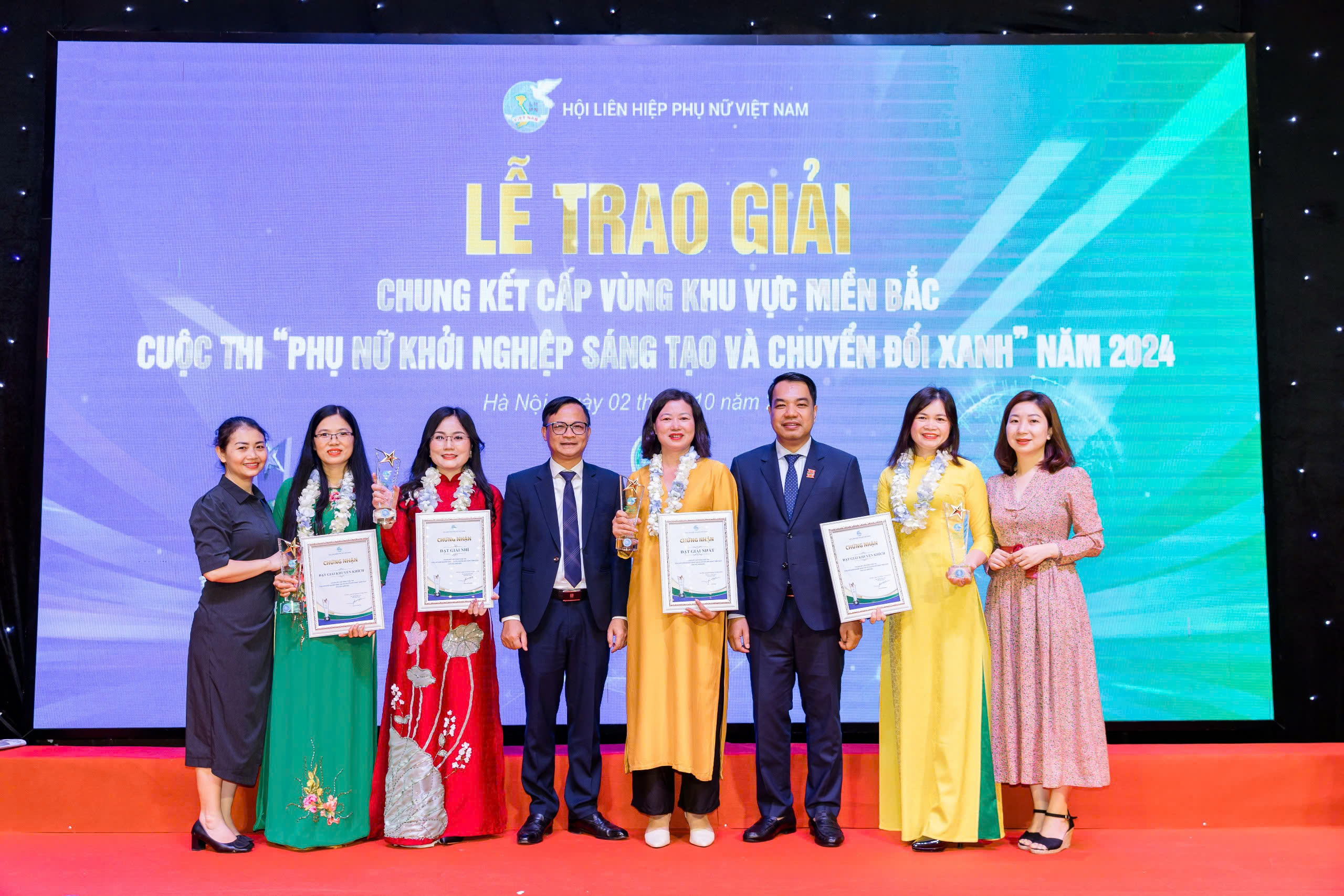 Hà Nội giành giải Nhất cuộc thi “Phụ nữ khởi nghiệp sáng tạo và chuyển đổi xanh” cấp Vùng miền Bắc - ảnh 1