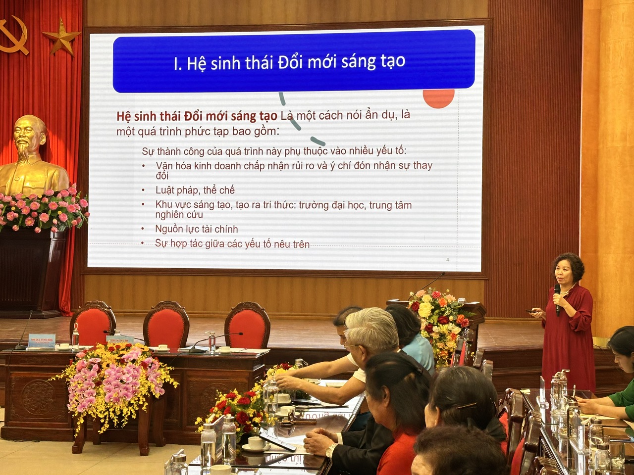 Bàn giải pháp giúp phụ nữ vùng đồng bằng sông Hồng kết nối, phát triển kinh tế - ảnh 5