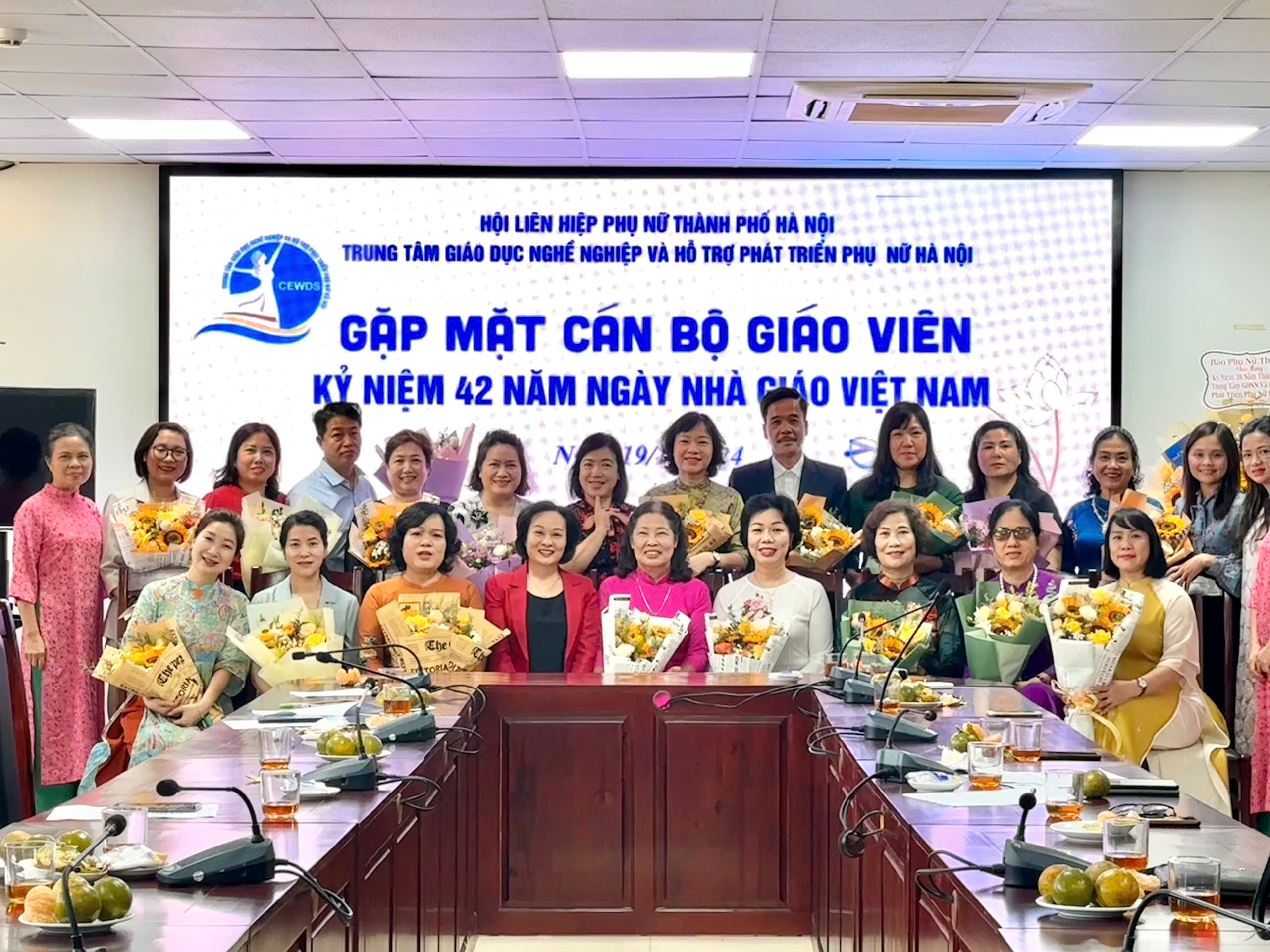 Trung tâm Giáo dục nghề nghiệp và Hỗ trợ phát triển phụ nữ Hà Nội kỷ niệm 38 năm ngày thành lập - ảnh 6
