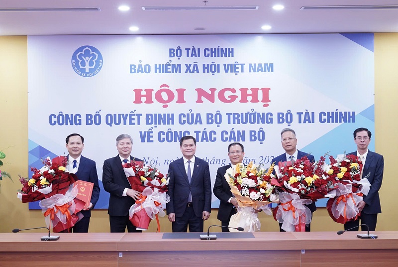 Tiếp nhận, bổ nhiệm 15 Trưởng ban và tương đương thuộc BHXH Việt Nam - ảnh 1