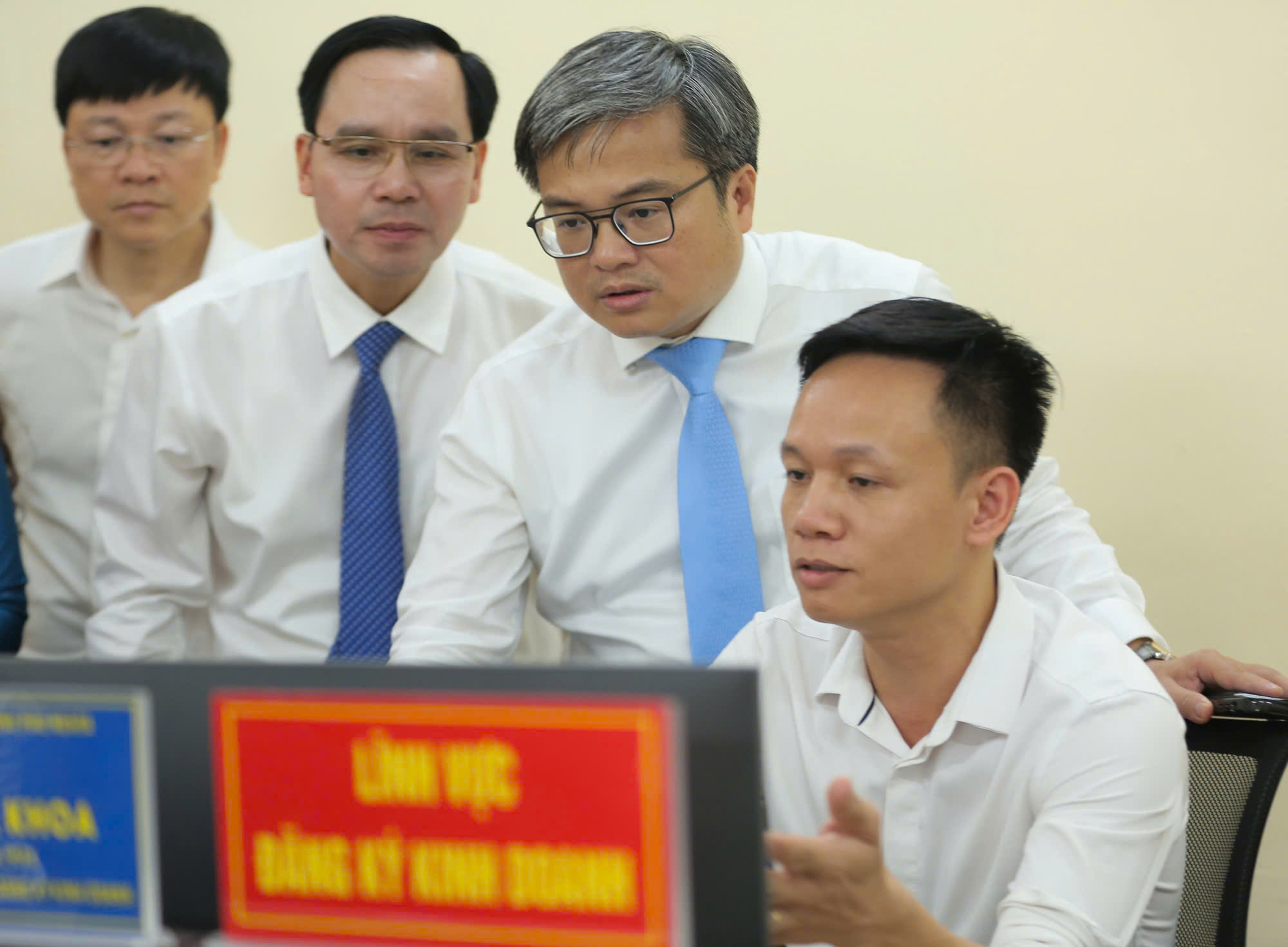 Công bố nhân sự chủ chốt tại phường Chương Mỹ, xã Phú Nghĩa và Xuân Mai - ảnh 4