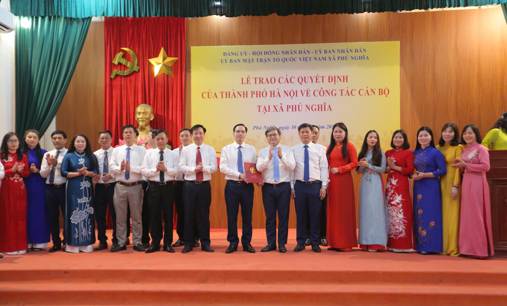 Công bố nhân sự chủ chốt tại phường Chương Mỹ, xã Phú Nghĩa và Xuân Mai - ảnh 6