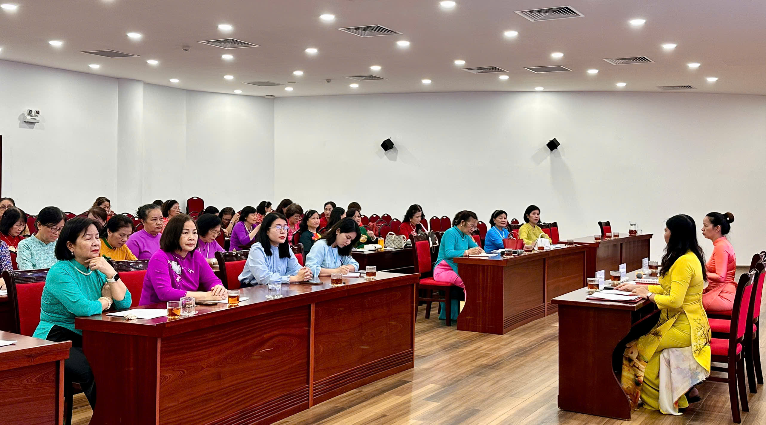 Nỗ lực hơn nữa nâng cao vị thế của phụ nữ trong tình hình mới - ảnh 1