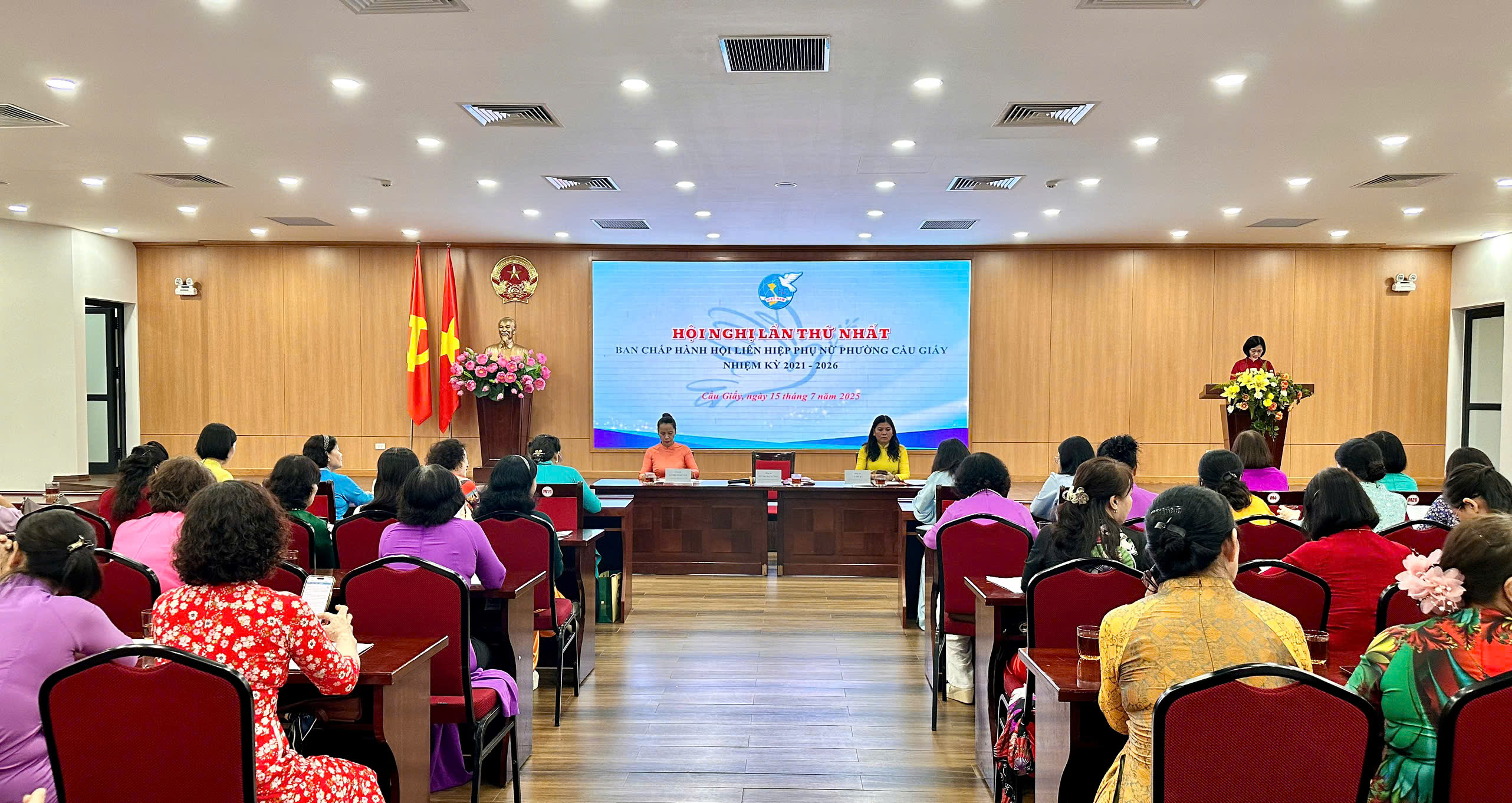Nỗ lực hơn nữa nâng cao vị thế của phụ nữ trong tình hình mới - ảnh 4
