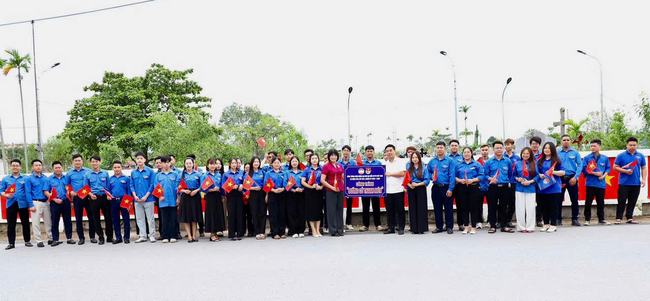 Đường cờ đỏ thắm của tuổi trẻ xã Hồng Vân - ảnh 1