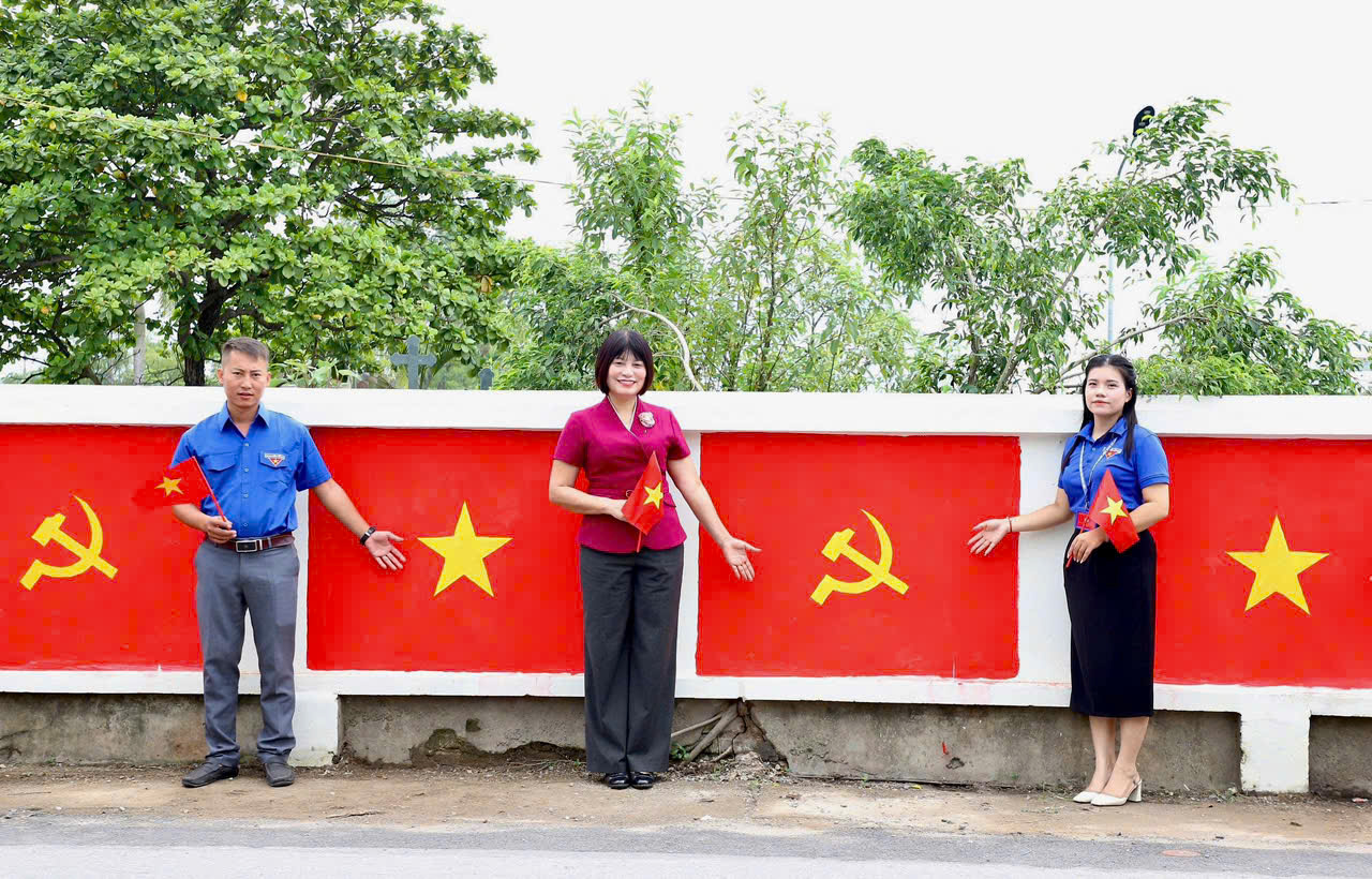 Đường cờ đỏ thắm của tuổi trẻ xã Hồng Vân - ảnh 2