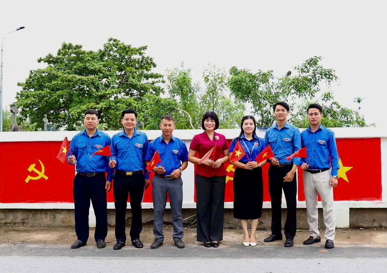Đường cờ đỏ thắm của tuổi trẻ xã Hồng Vân - ảnh 5