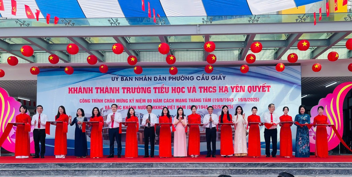 Phường Cầu Giấy gắn biển công trình chào mừng Quốc khánh 2/9 - ảnh 1