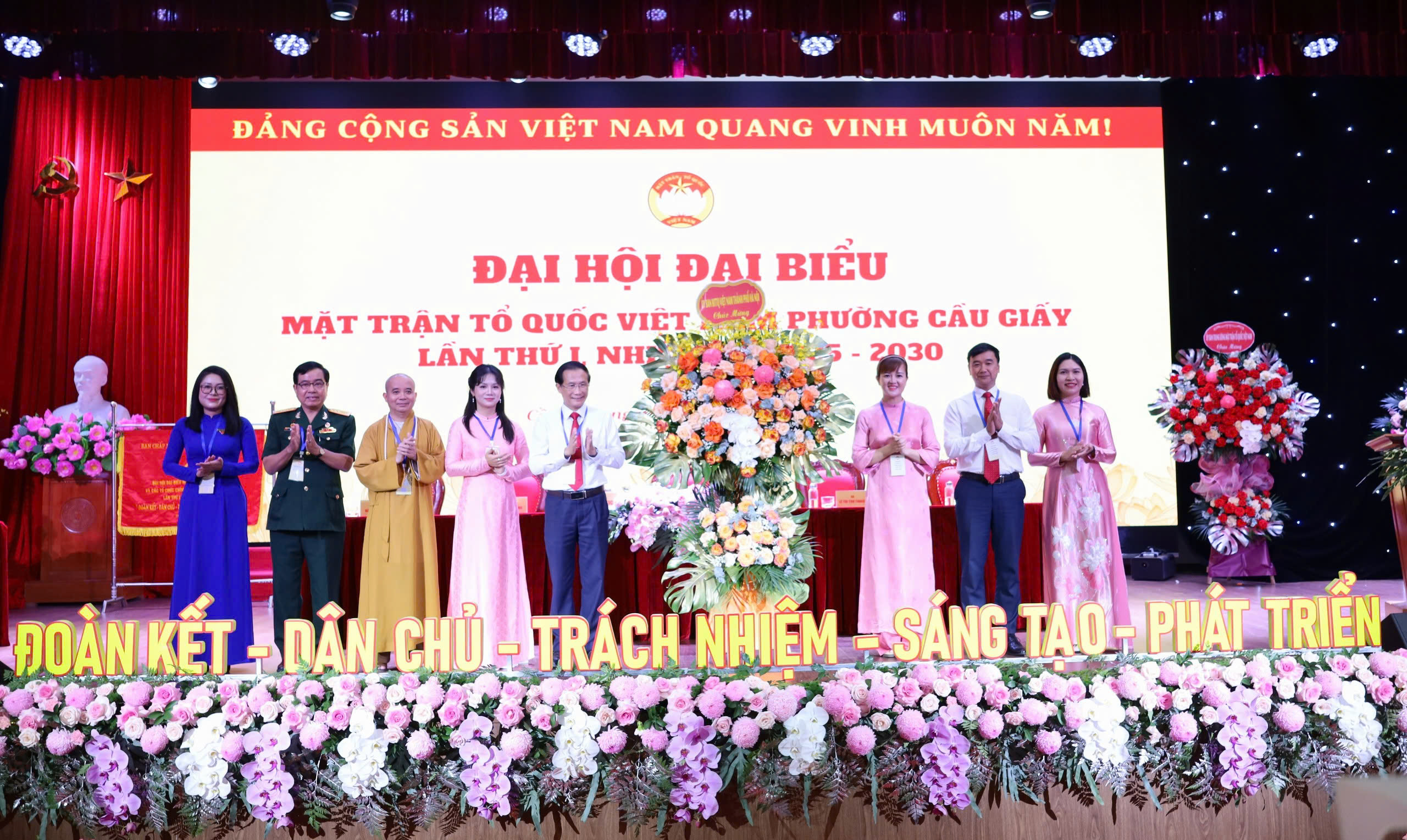Làm tốt vai trò “cầu nối” giữa Đảng, chính quyền và nhân dân - ảnh 3