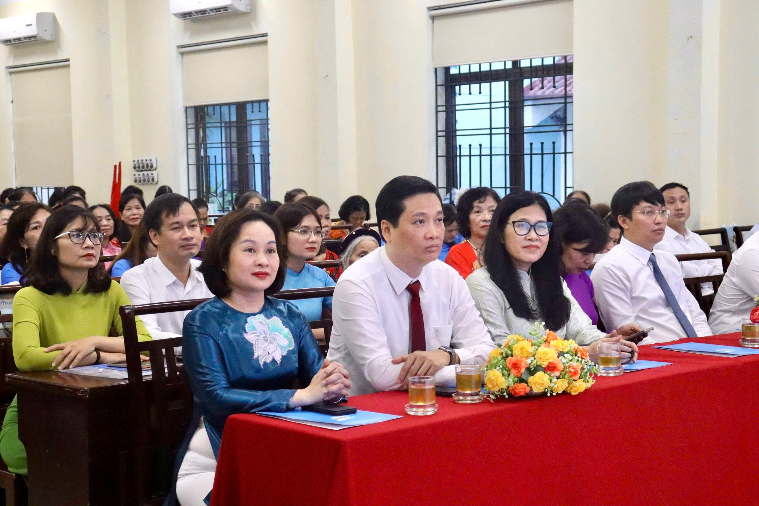 Bí thư Đảng ủy phường Yên Hòa là hội viên danh dự Hội LHPN Việt Nam - ảnh 1
