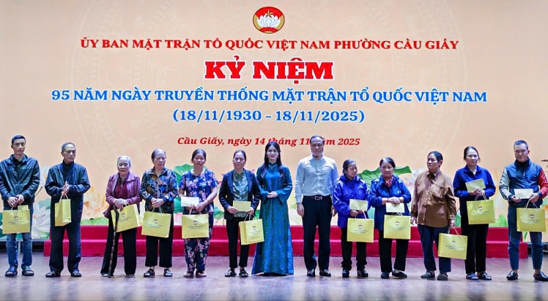 95 cá nhân tiêu biểu trong công tác Mặt trận phường Cầu Giấy - ảnh 3