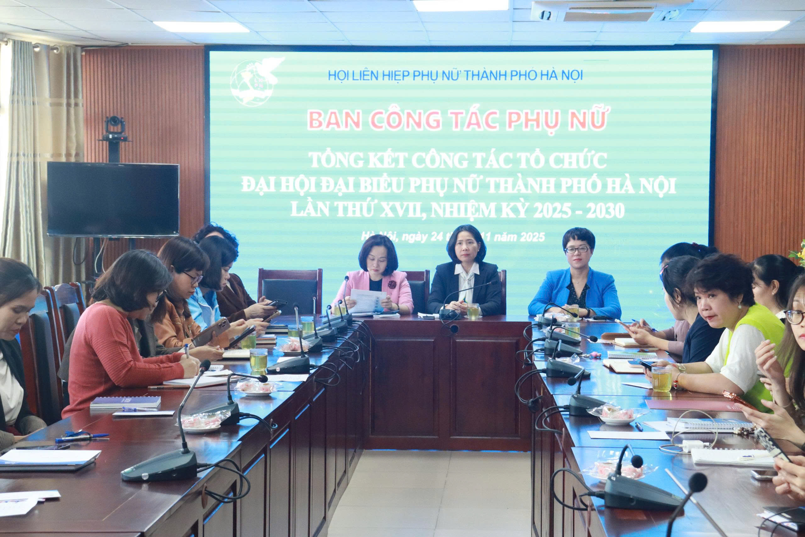 Hội LHPN Hà Nội tổng kết công tác tổ chức Đại hội Phụ nữ và ủng hộ đồng bào miền Trung, Tây Nguyên - ảnh 1