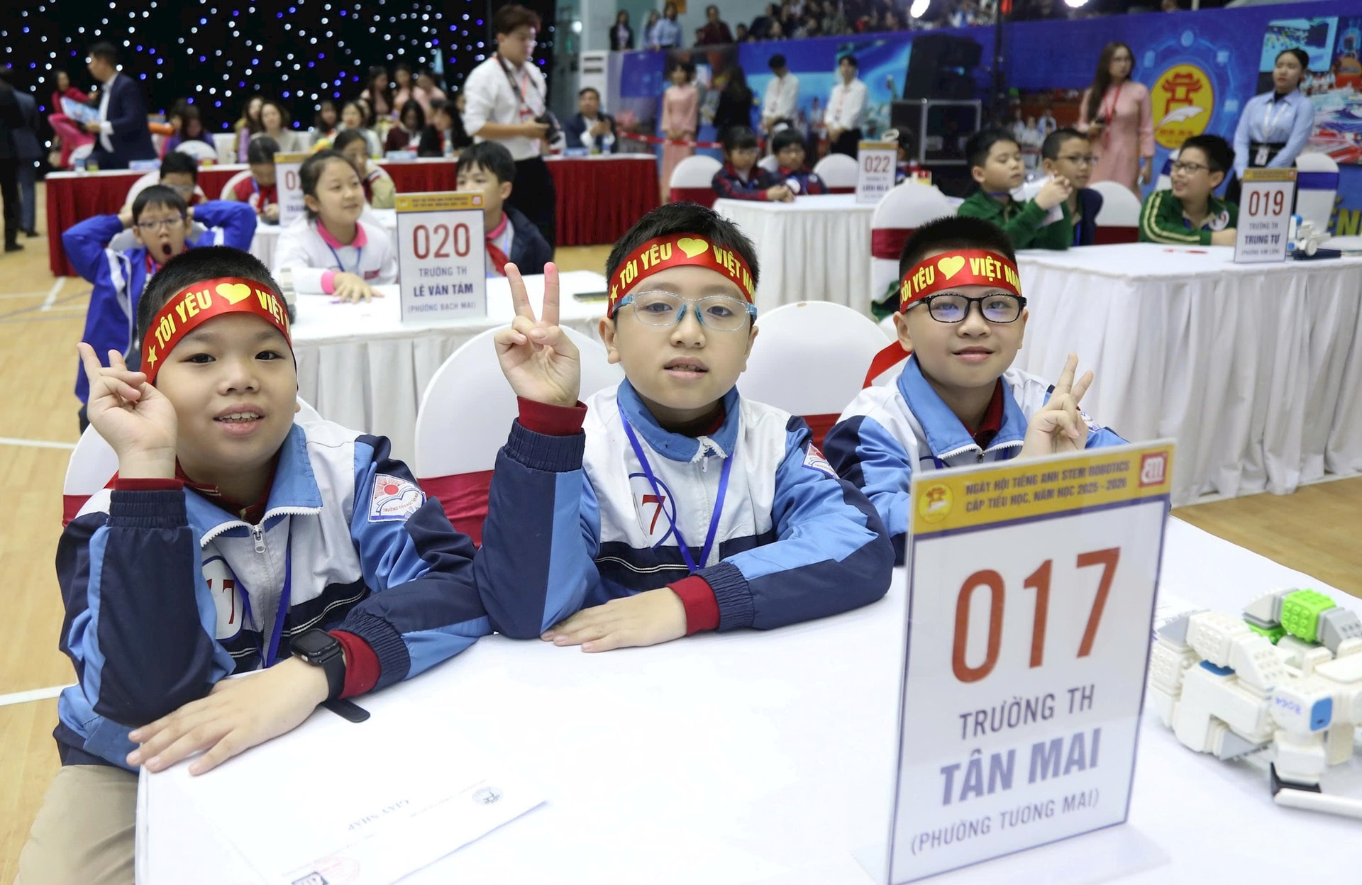 Hơn 500 học sinh tiểu học tranh tài tại Ngày hội tiếng Anh STEM Robotics  - ảnh 4