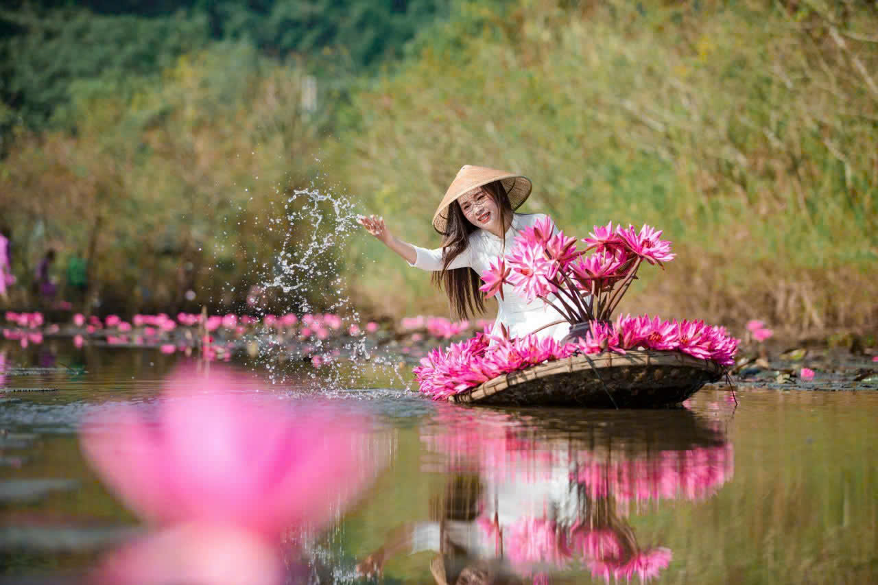 Lan tỏa vẻ đẹp áo dài Trạch Xá như một cách tri ân nguồn cội - ảnh 3