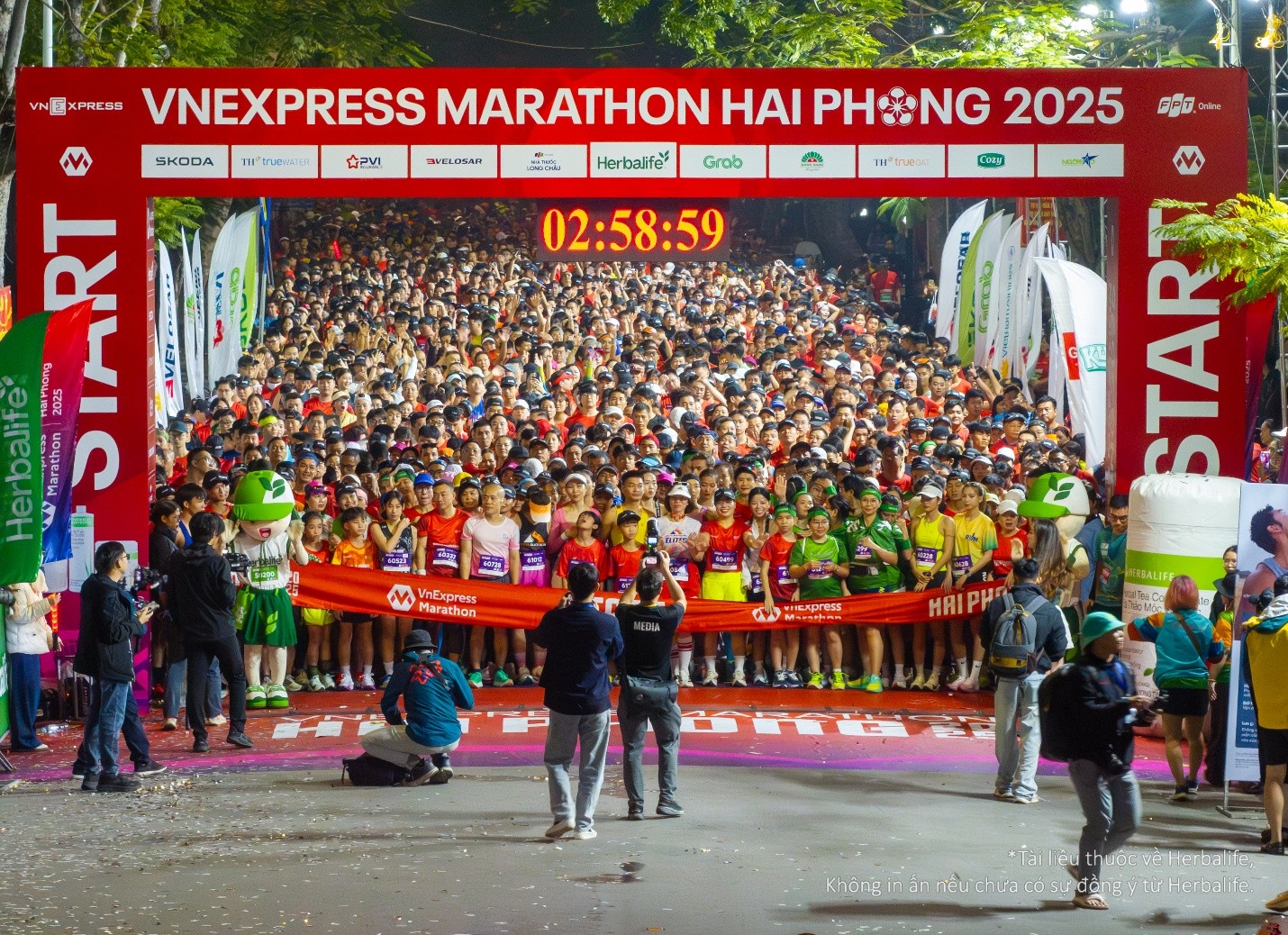 Hơn 14.000 vận động viên tham gia giải chạy VnExpress Marathon Hải Phòng 2025  - ảnh 1