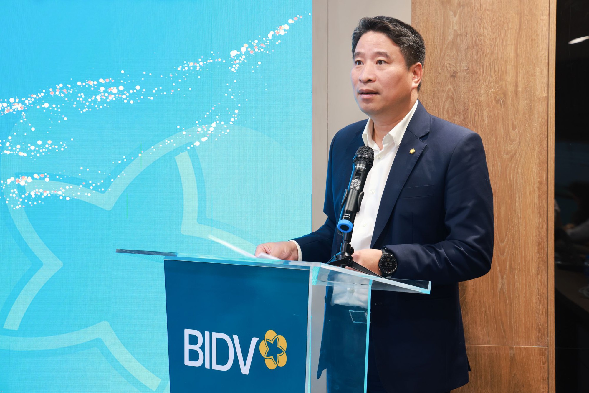 BIDV trao 70.000 phần quà Tết tặng đồng bào nghèo - ảnh 2