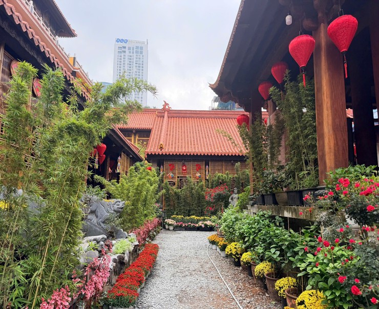 Phường Cầu Giấy chỉnh trang, mở cửa các di tích phục vụ nhân dân du xuân  - ảnh 3